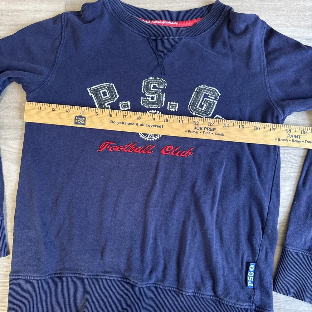PSG Football Club Crewneck Navy Blue SWEATSHIRT 12A Sz Kids M / Women's Small‎